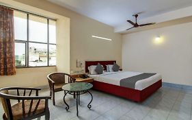 Hotel Saaket Residency