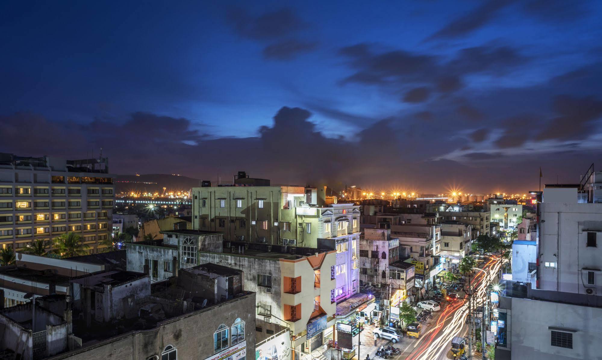 Hotel Saaket Residency Visakhapatnam Exterior photo